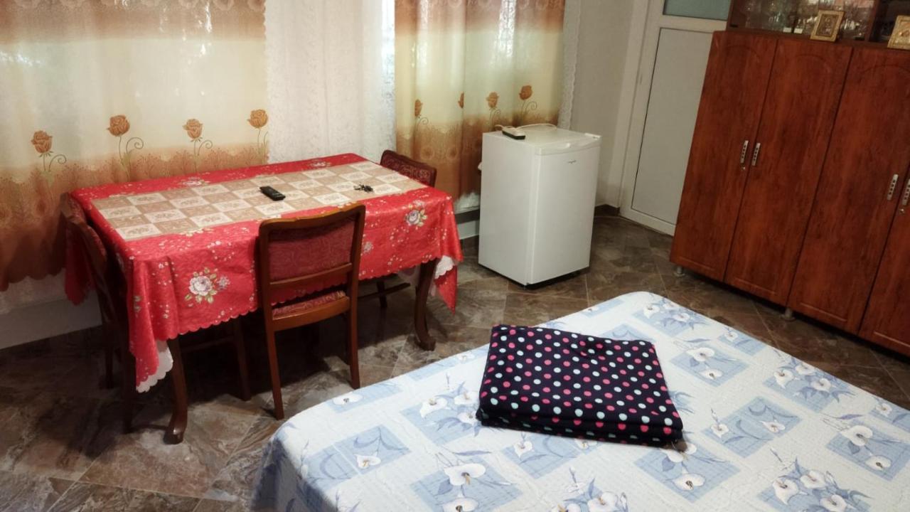 南埃福列Casa Din Gradina别墅 外观 照片